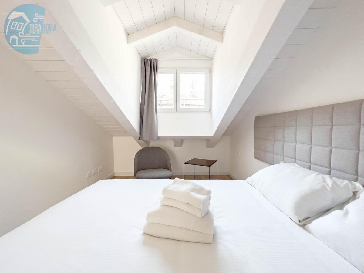 Slataper 19 Tirabora Short Rent Apartment Trieste Bagian luar foto