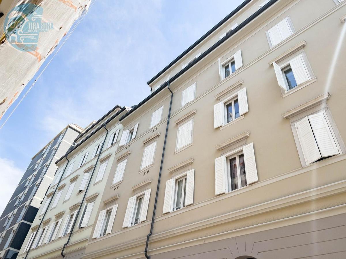 Slataper 19 Tirabora Short Rent Apartment Trieste Bagian luar foto